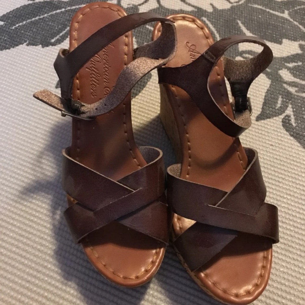 AE dark brown wedge